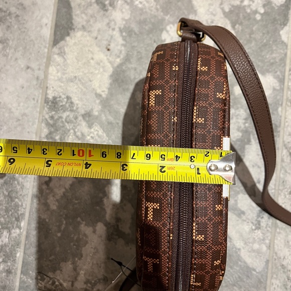 TOMMY HILFIGER brand new bag - Picture 7 of 9